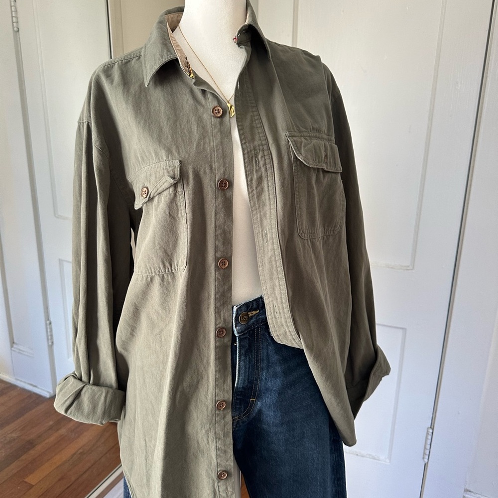 R options 100% cotton green button down